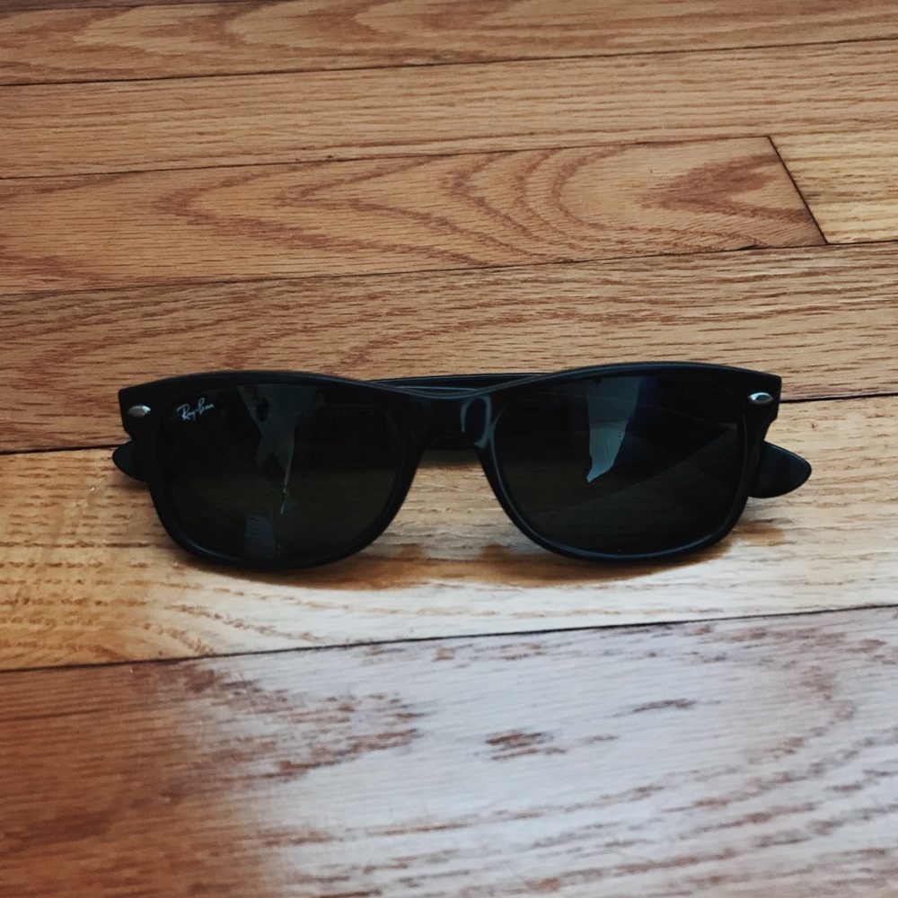 New Wayfarer Black NOT Polarized